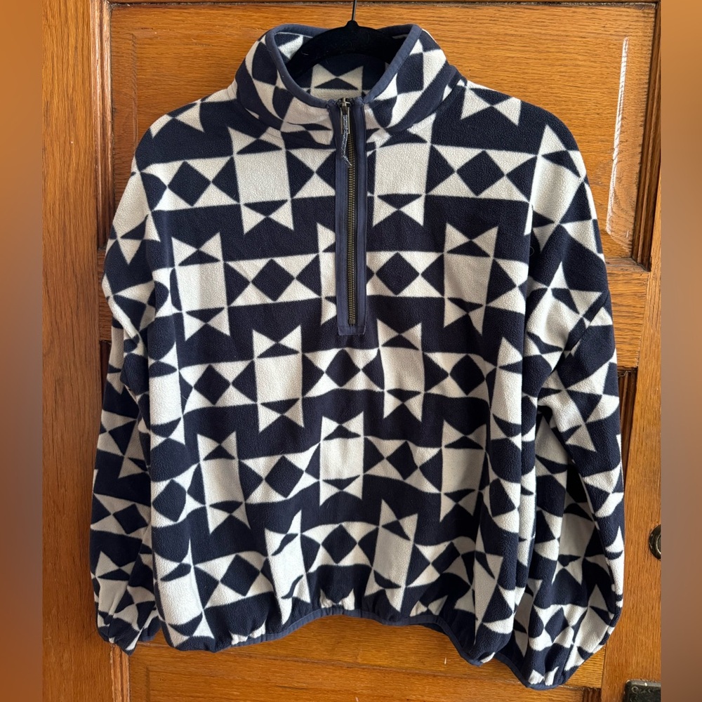 The Great x Eddie Bauer Women's Fleece 1/4 Zip Sweater, Size M, Navy and White
